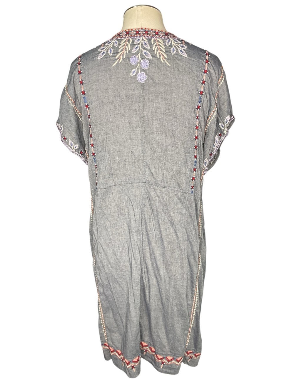 Johnny Was Workshop Embroidered Boho Tunic Dress Gray Floral Size L - Picture 4 of 8